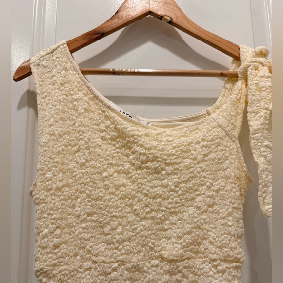 Astr Cream Textured One-Shoulder Dress - Picture 11 of 12